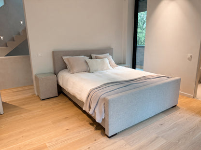 Larssen fixed Boxspring with footboard