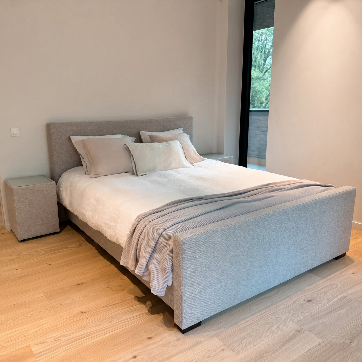 Larssen fixed Boxspring with footboard
