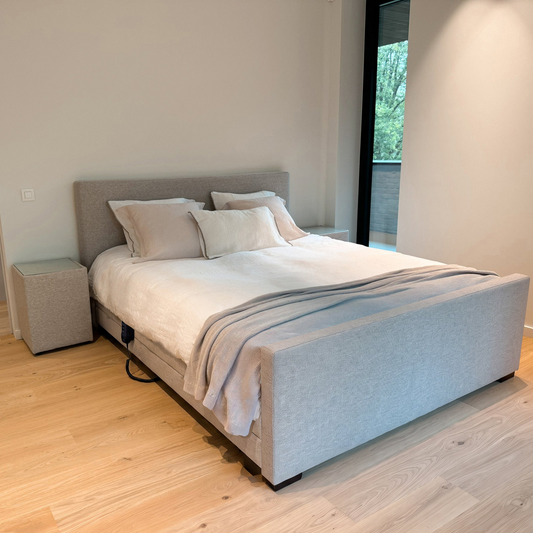 Larssen Electric Boxspring With Footboard