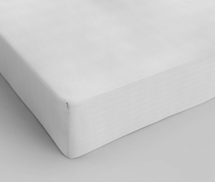 Cotton fitted sheet White